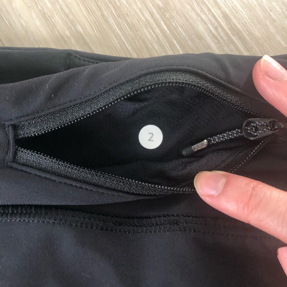 Lululemon speed short *4 way stretch 2.5” - Picture 6 of 6